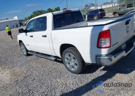2023 Ram 1500 Big Horn 4X4 5'7 Box z USA, uszkodzony, nr VIN 1C6RRFFGXPN526242